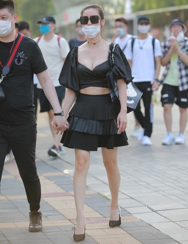 玻璃作品 – 黑色连衣裙性感女友 写真+视频