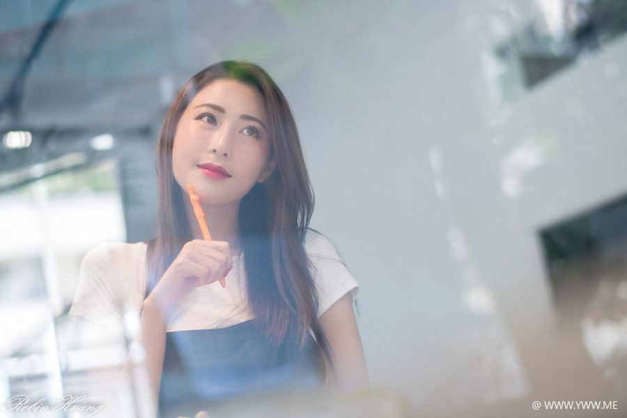 台湾美女 – 黄艾比(Abbie Huang) 金狮取水-像素点