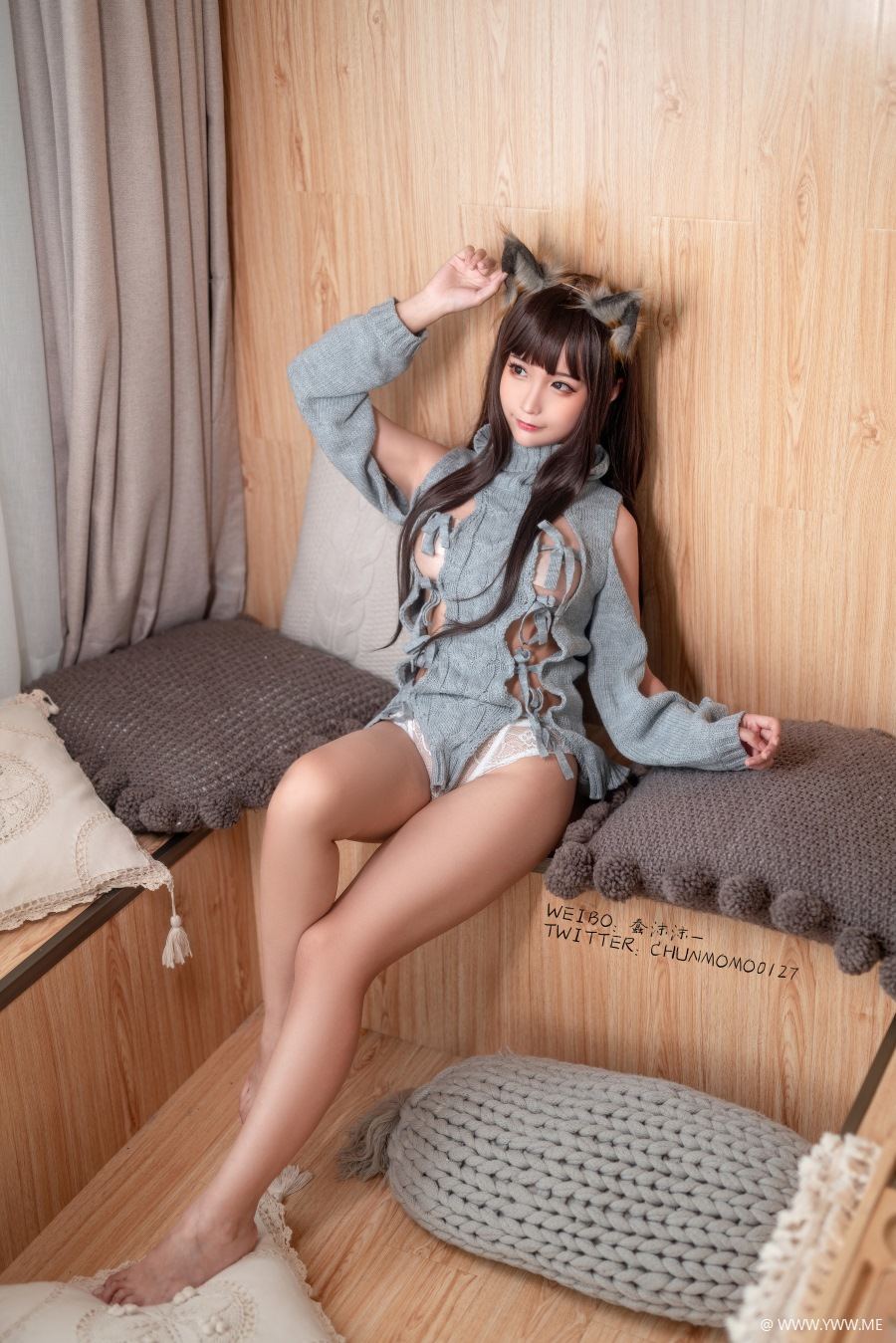 知名Coser@蠢沫沫 灰露背毛衣-像素点
