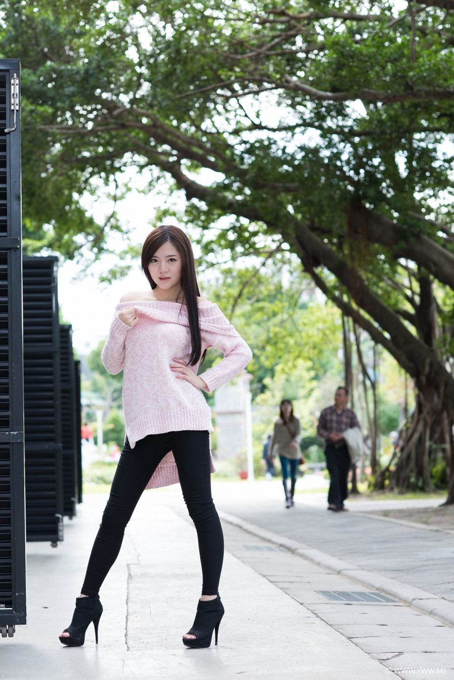 台湾美女 – 姜雨姗(Nila) 花博园区-像素点