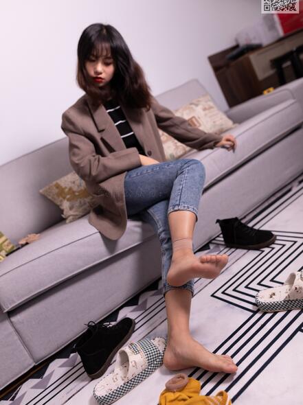 [LSS山茶摄影] NO.278 婷婷 丝袜棉袜哪个是你最爱