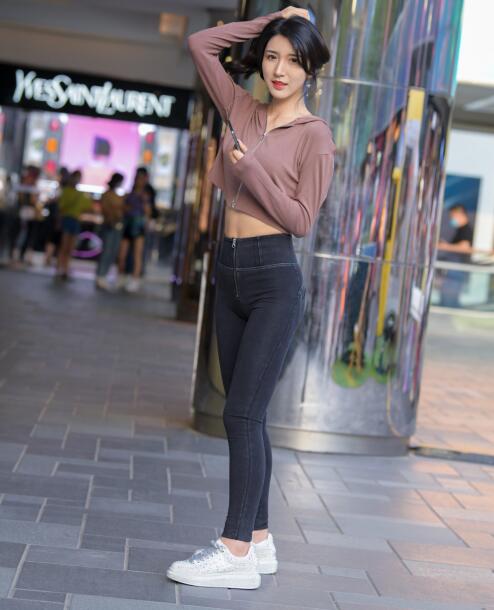 赛德克作品 – 甜美蜜桃紧牛小姐姐 写真