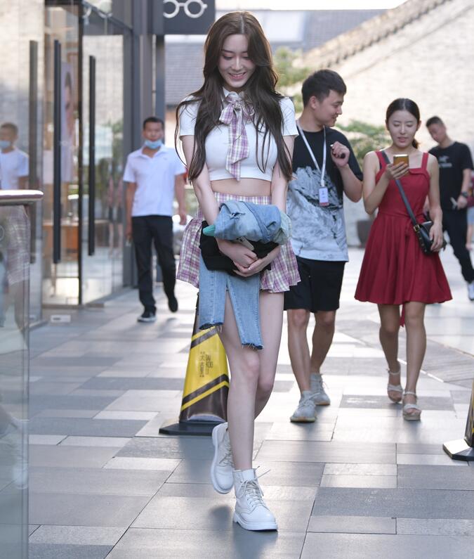 视觉冲击作品 – 超短百褶裙 大长腿美女 写真