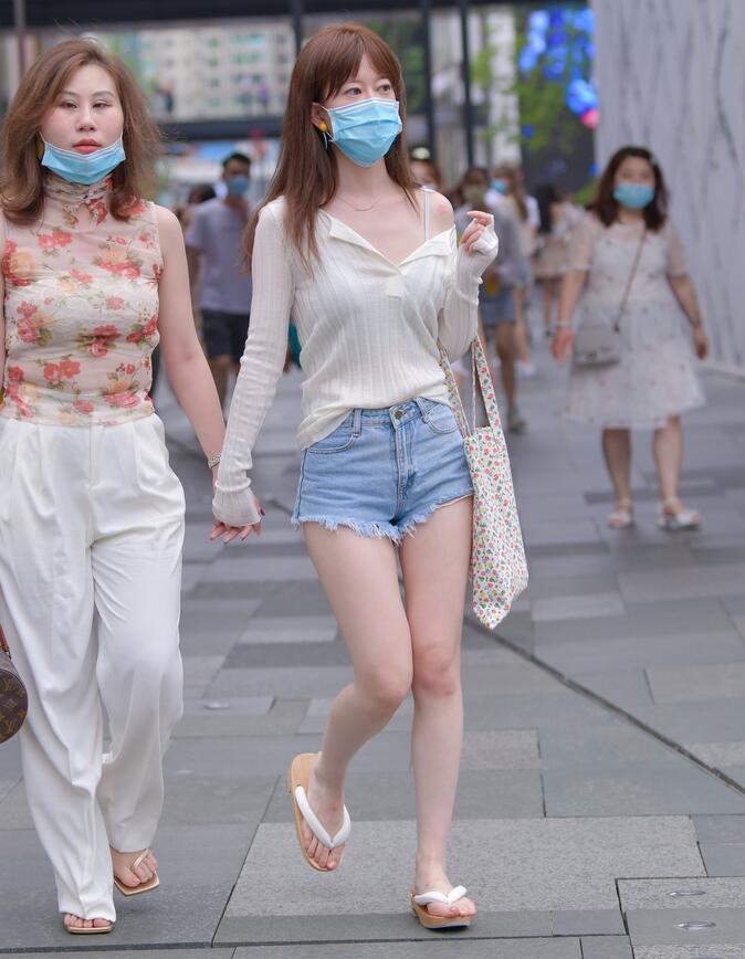 视觉冲击作品 – 迷人de热裤女孩，我又爱了 写真