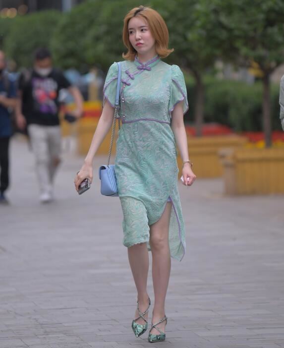 红石作品 – 美女笑的很甜 写真