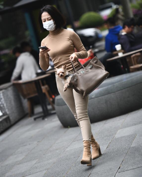 咔喳作品 – 美女出现小意外 写真