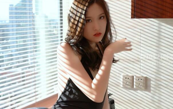 [KeLaGirls克拉女神] 2019.05.21 玉足艳阳天 芊芊 视频 白金专辑