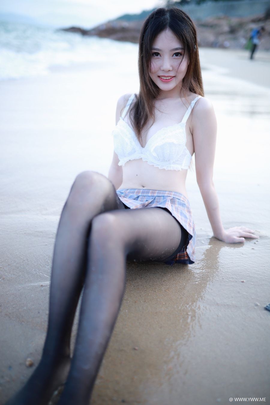 微博人气Coser@抖娘-利世 海边黑丝-像素点