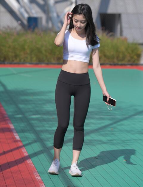红石作品 – 黑色瑜伽裤女孩 写真+视频