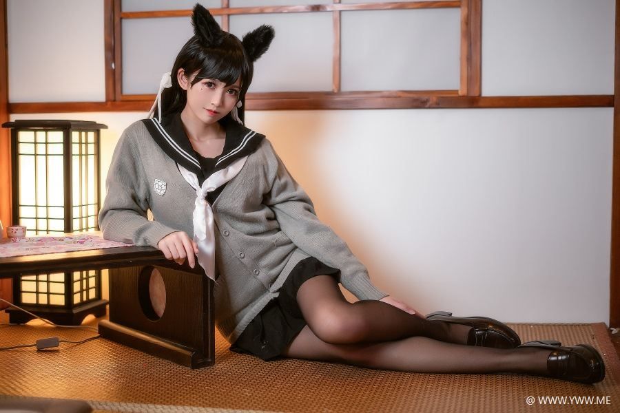 超人气Coser鳗鱼霏儿 – 碧蓝航线 校服-像素点