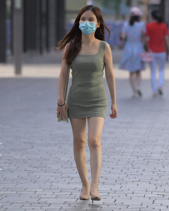 红石作品 – 绿色包臀美女 写真