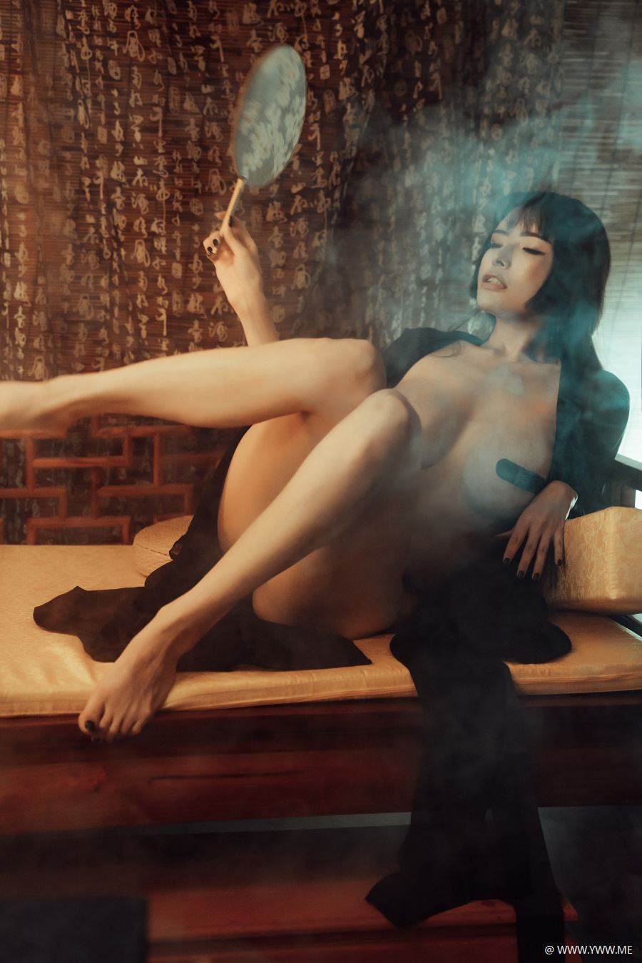 秋和柯基(夏小秋秋秋) – 穿黑纱的小妖精-像素点