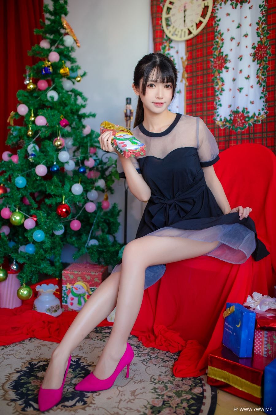 超人气Coser鳗鱼霏儿 – 加藤惠 礼服-像素点