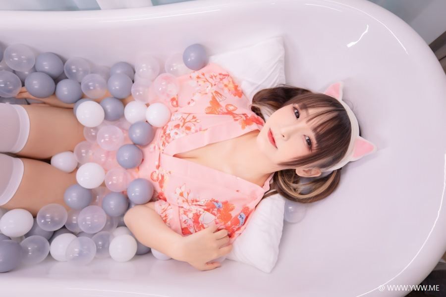 神楽坂真冬 – 《ガールズパフェ》雪糕少女-像素点