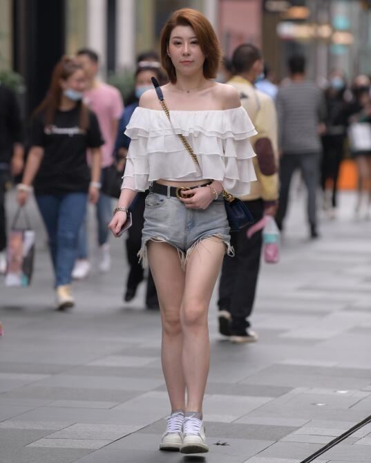视觉冲击作品 – 性感热裤美女 写真