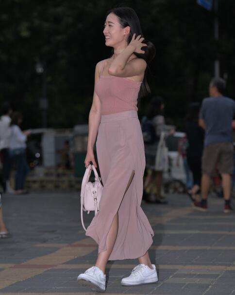 红石作品 – 傍晚逛街漂亮美女 写真