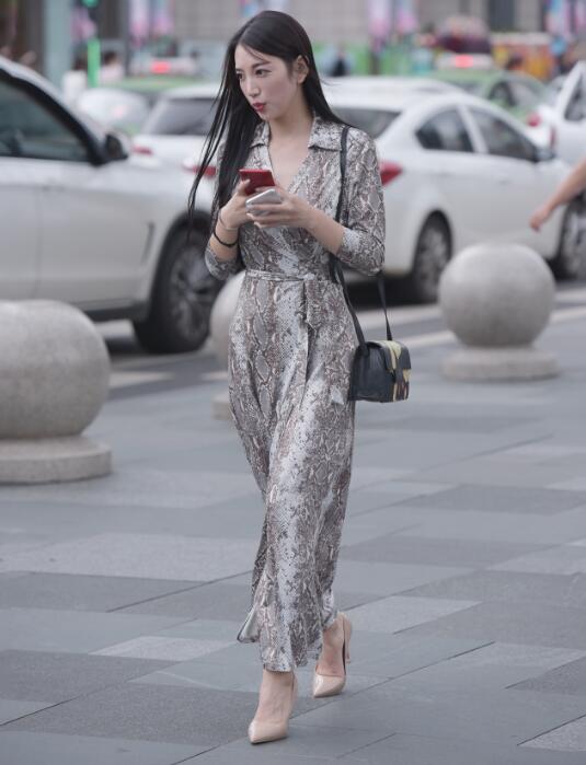 赛德克作品 – 包臀裙少妇 写真