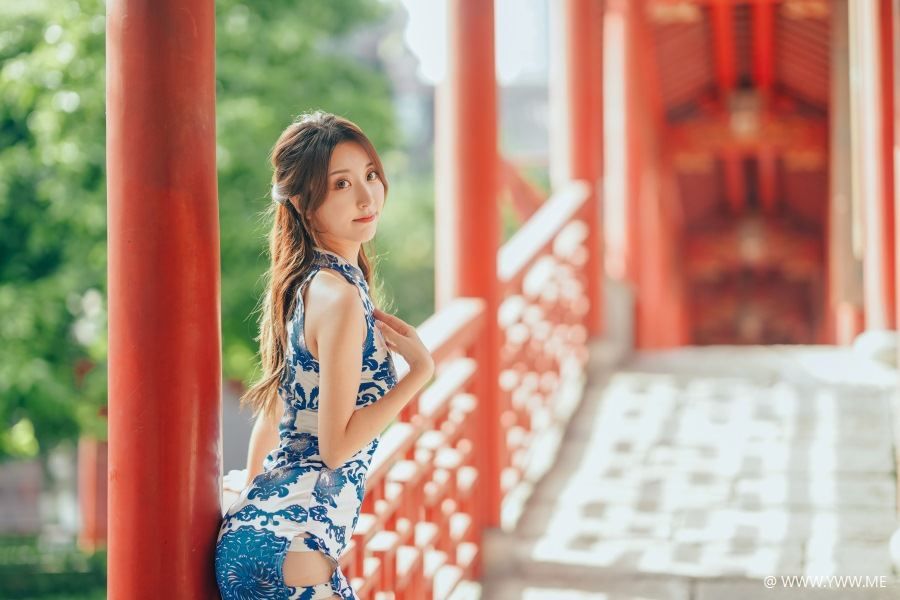 微博红人Coser@黑川 青花旗袍-像素点