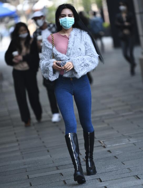 咔喳作品 – 长腿大眼妖娆妹 写真