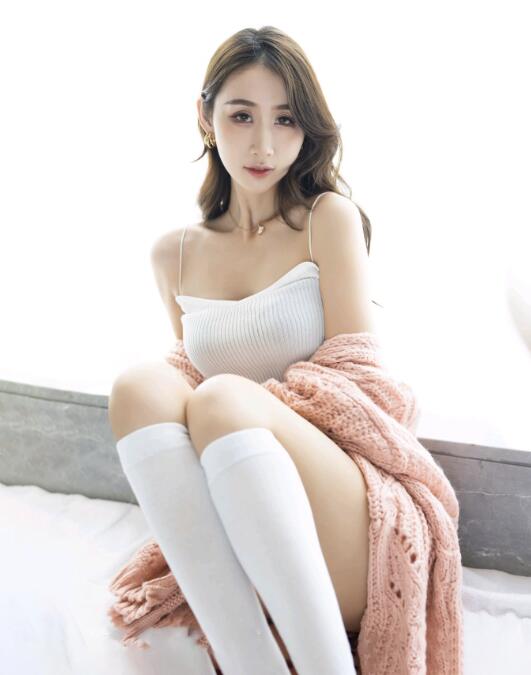 [IMISS爱蜜社] 2021.03.10 VOL.561 萌白酱 丝袜 筒袜