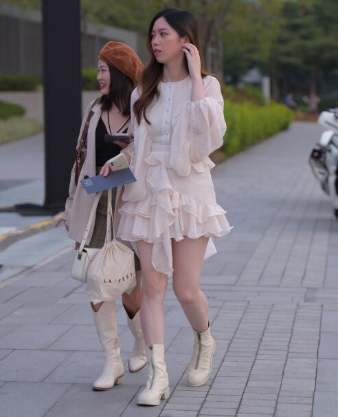 视觉冲击作品 – 清纯的：微胖肉腿女孩 写真