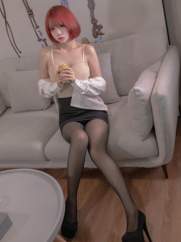 COS美女 疯猫ss – OL真爱本子