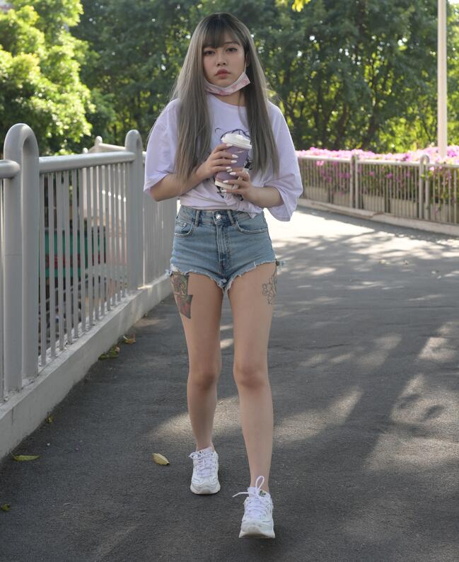 慕容笙作品 – 牛仔热裤小妹 写真