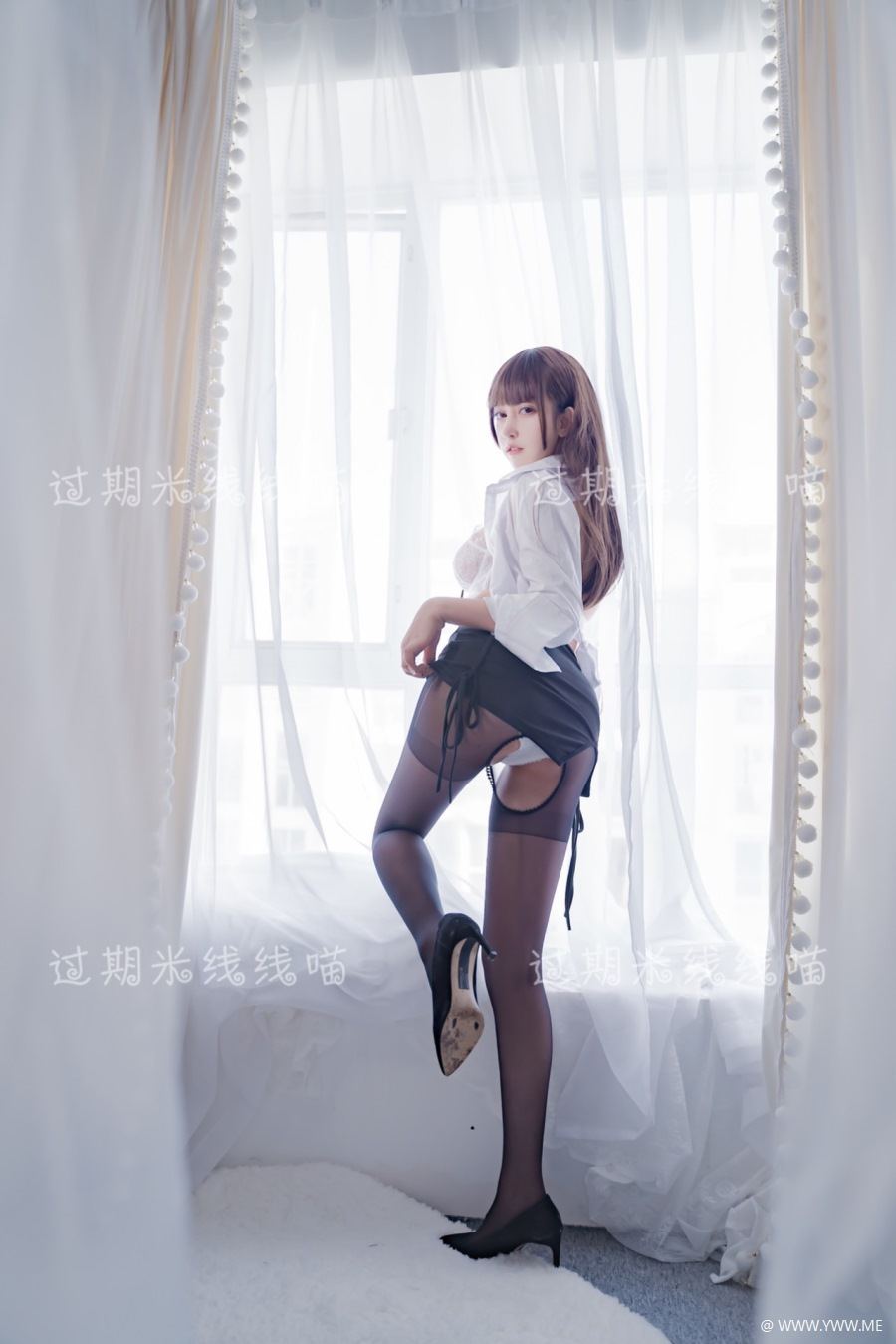 斗鱼主播@过期米线线喵 – 白色OL-像素点