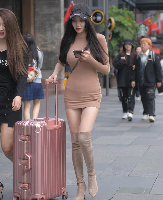 视觉冲击作品 大长腿包臀裙小姐姐 写真
