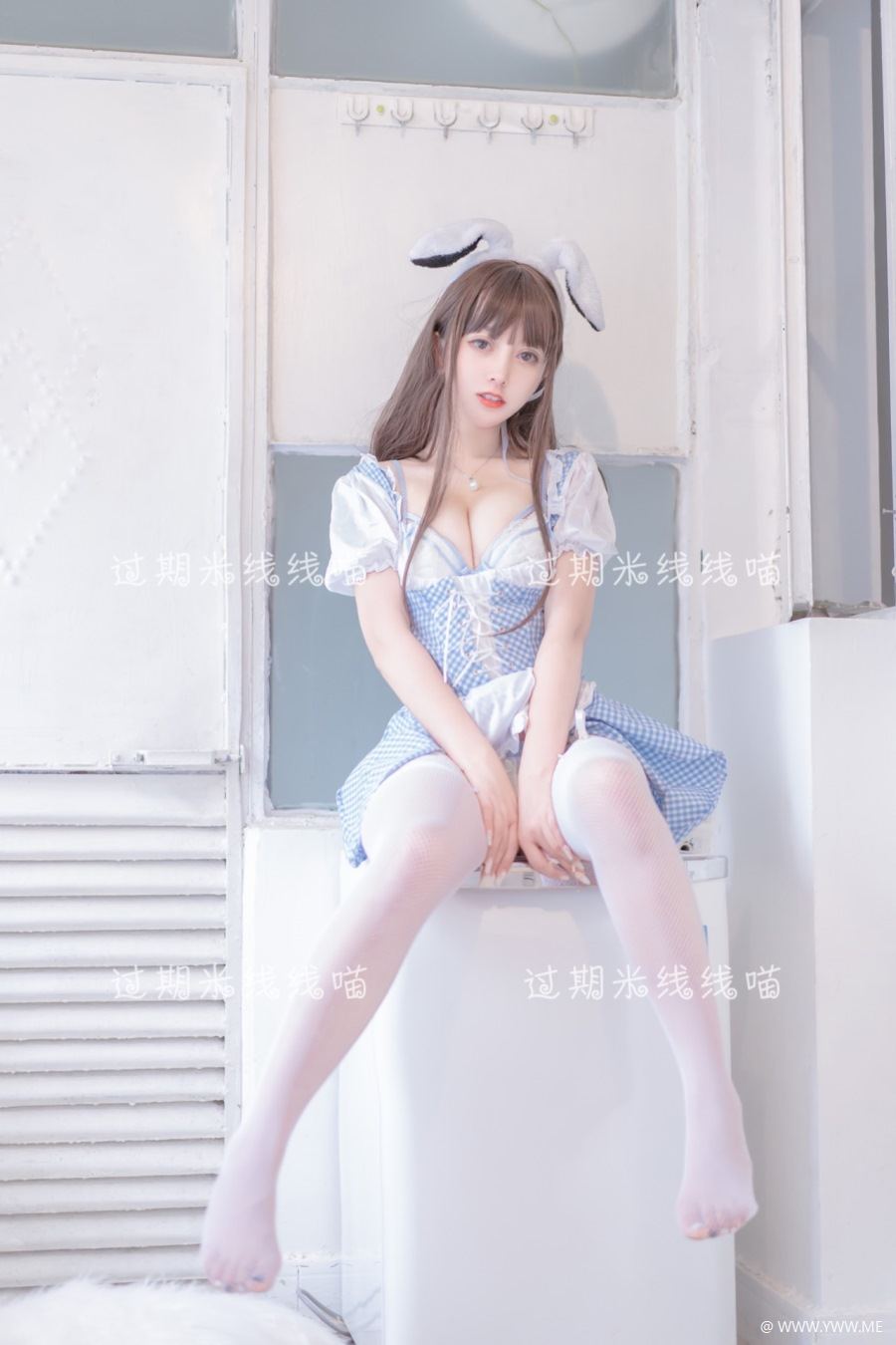 斗鱼主播@过期米线线喵 – 蓝白-像素点