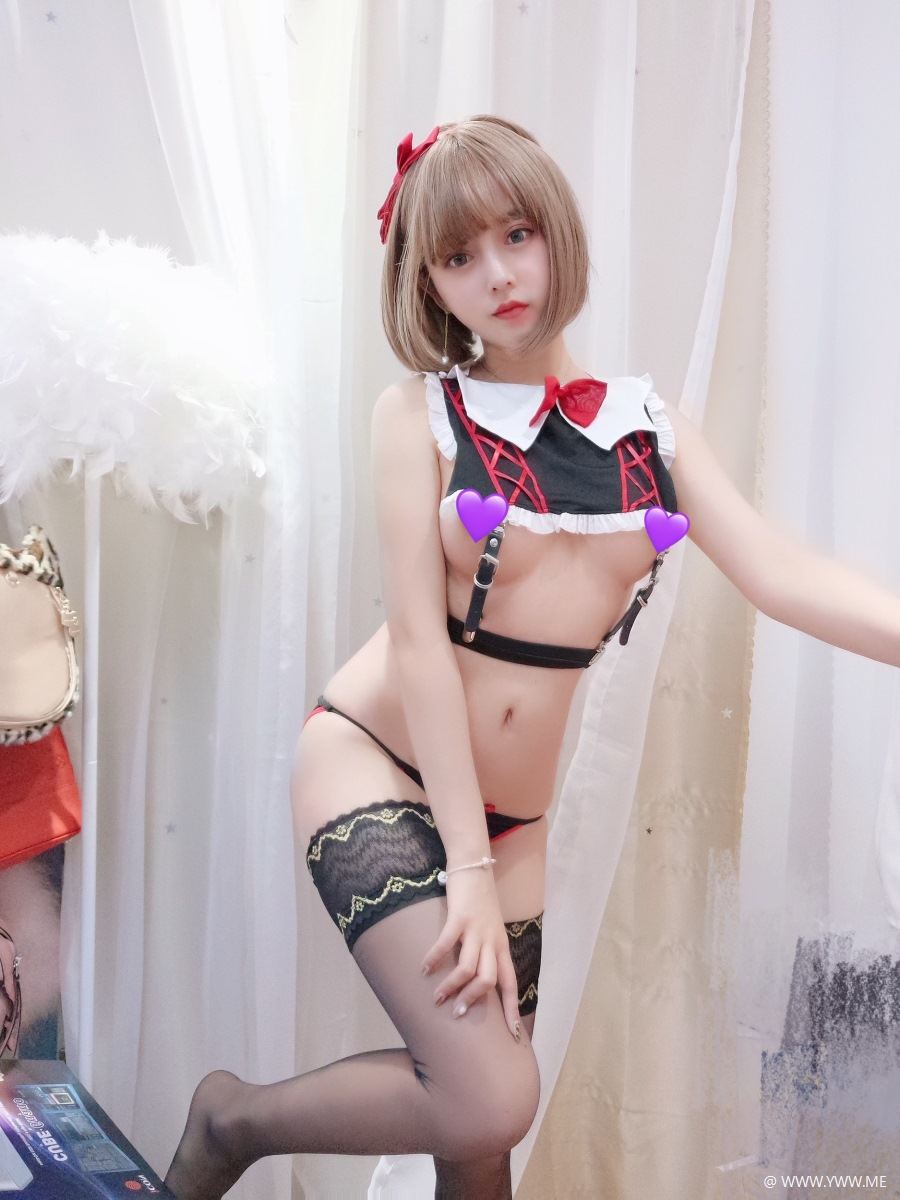 斗鱼主播@过期米线线喵 – 马戏团-像素点