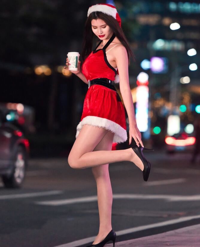 御风街拍作品 – 丝足系列-寒风中的极品肉丝圣诞美人婷婷 写真+视频