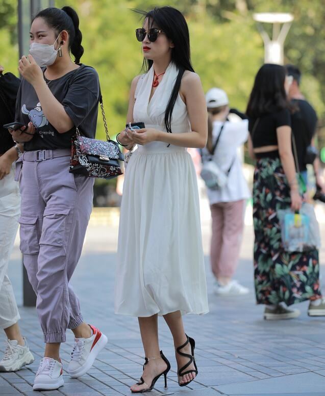 四九城嘎子街拍作品 – 白裙高跟小姐姐 写真