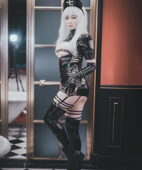 韩国妹子BamBi写真 – Poisonous Nurse