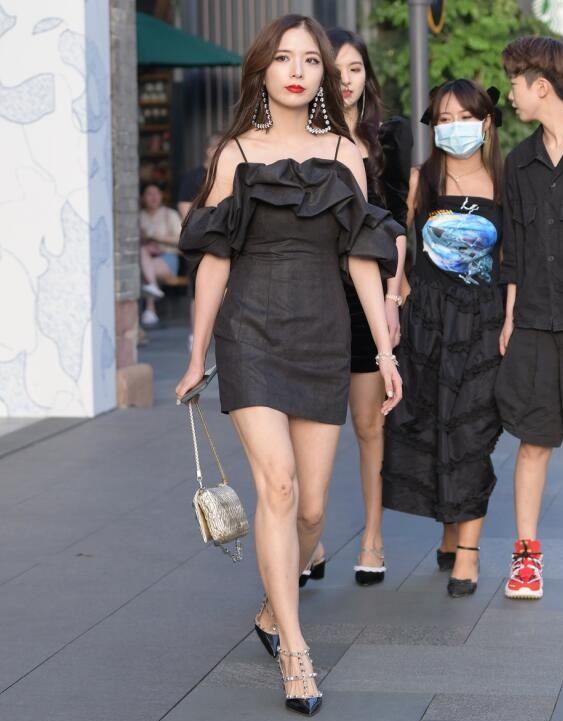 视觉冲击作品 靓丽的美腿高跟美女 写真