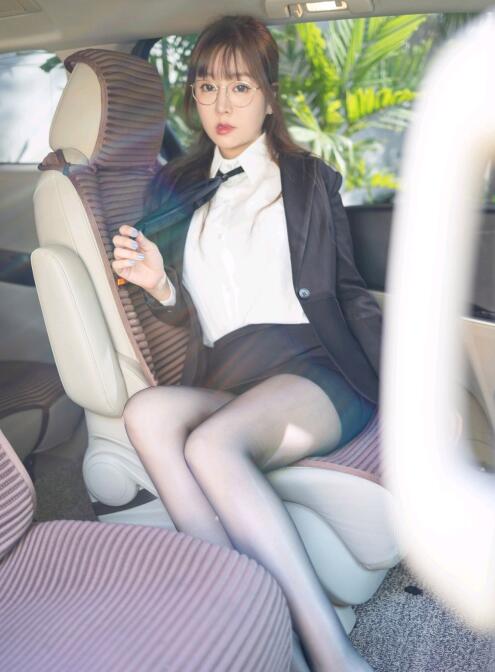 [YOUMI尤蜜荟] 2021.04.30 VOL.636 王雨纯 车拍 熟女