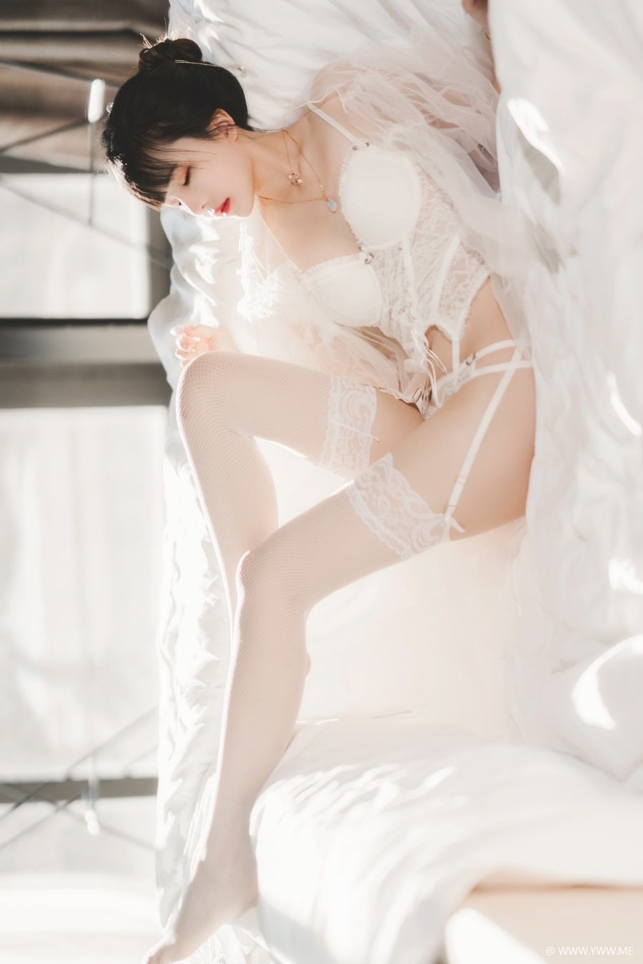 萝莉风COS 桜桃喵 – 白纱糖01-像素点