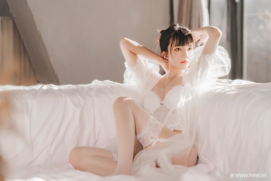 萝莉风COS 桜桃喵 – 白纱糖01-像素点