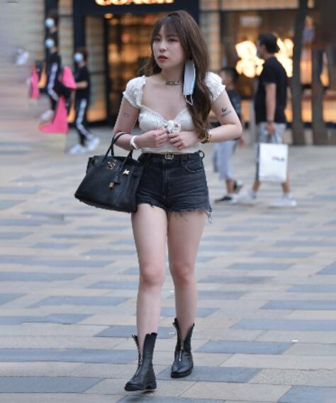小默作品 白皙热裤美女 写真