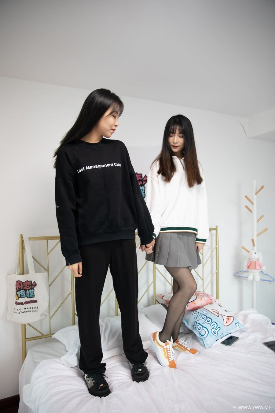 物恋传媒 NO.688 猫耳&elise-银纹双生-像素点