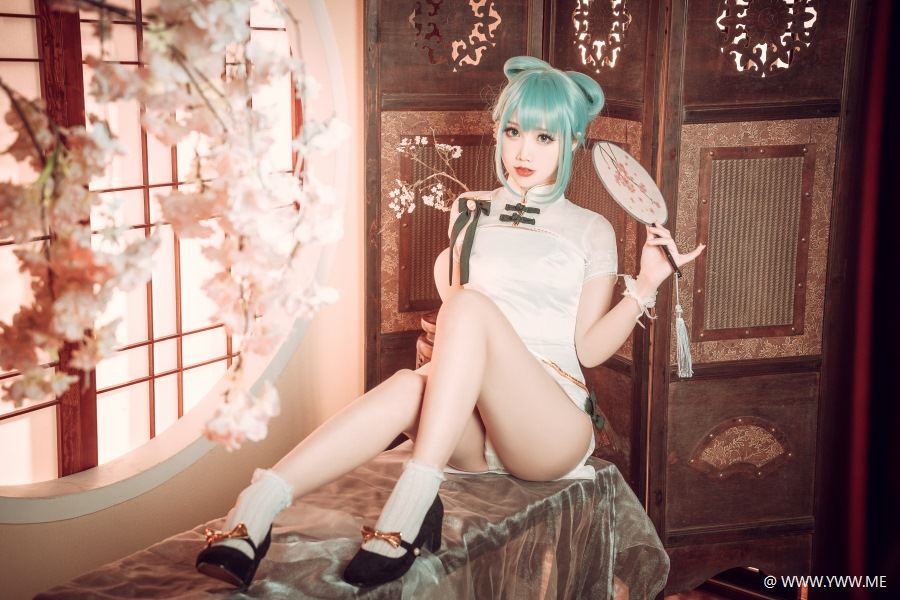 可爱人气Coser面饼仙儿 – 初音旗袍-像素点