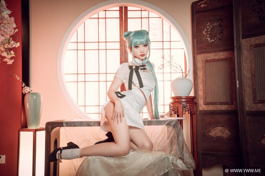 可爱人气Coser面饼仙儿 – 初音旗袍-像素点