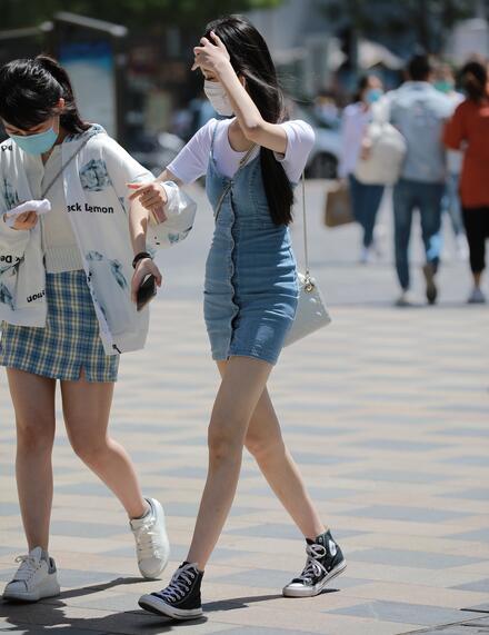 四九城嘎子街拍作品 – 长腿小妹 写真