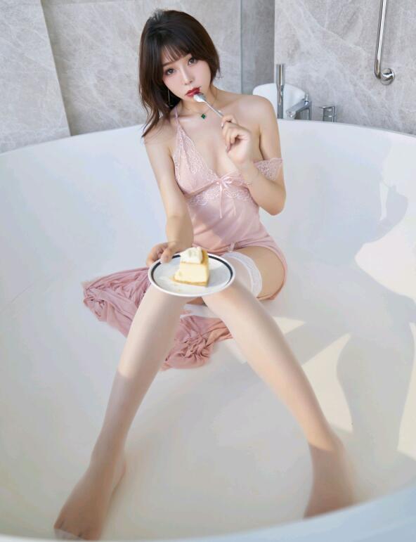[XiuRen秀人网] 2021.05.31 No.3485 芝芝Booty 浴缸
