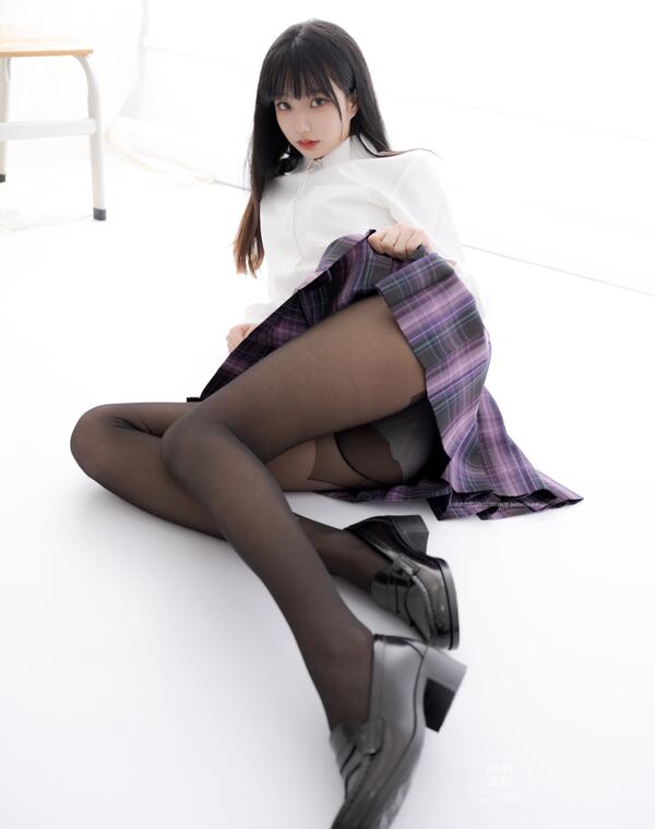 紧急企划 NO.015 一只喵喵梓 [94P1V-4.39GB]