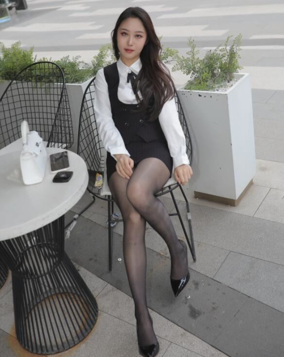牛男街拍作品 – 和漂亮女职员的下午茶时光 写真+视频