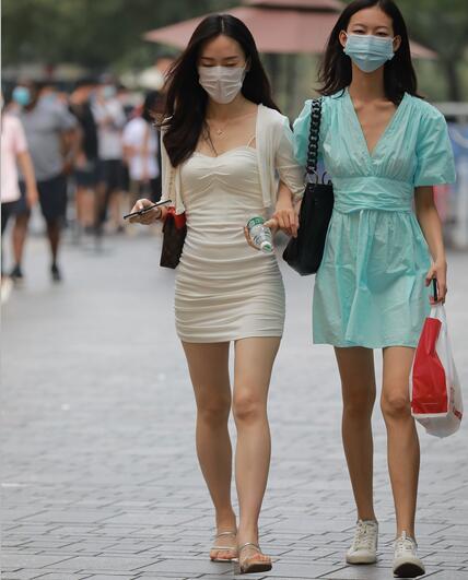 四九城嘎子街拍作品 – 性感包臀裙闺蜜 写真