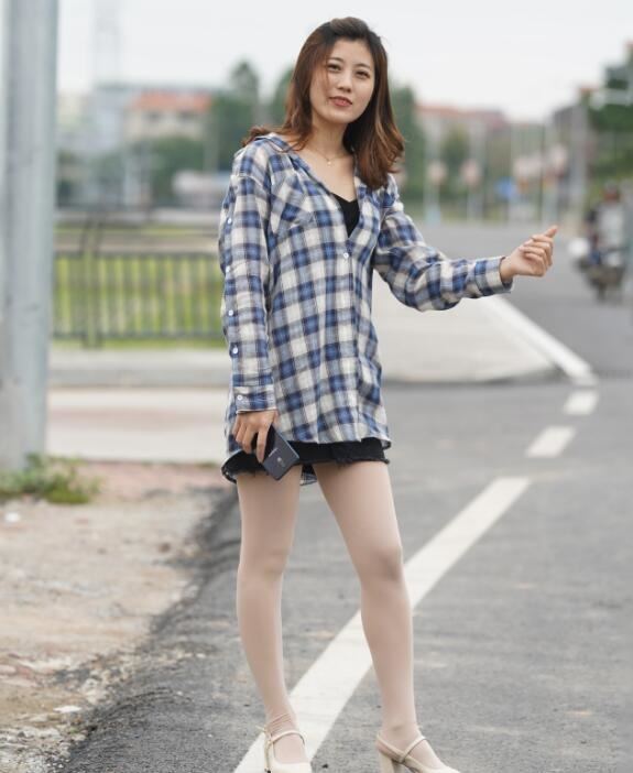 小S街拍作品 – 牛仔裙肉丝高跟 写真