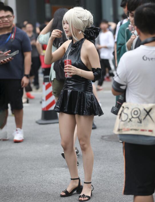 辉辉街拍作品 – 网红只是简言 写真