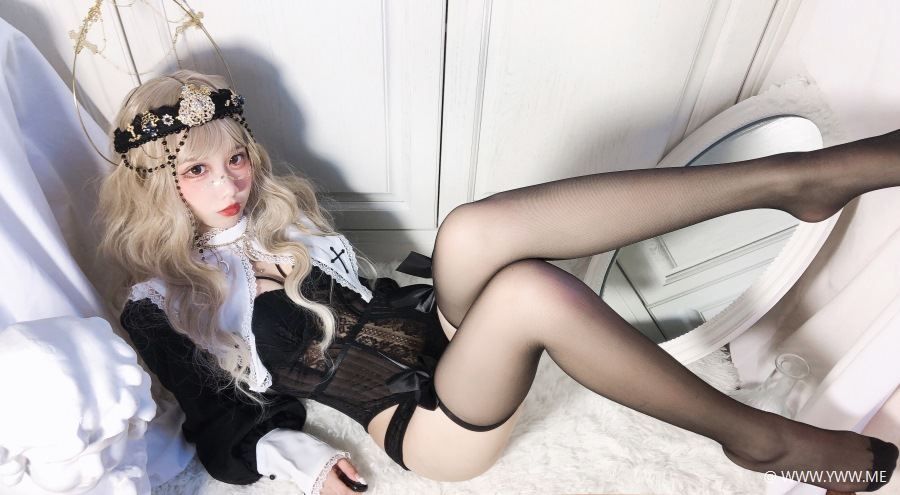 二次元coser@果咩酱w – 叛逆修女-像素点